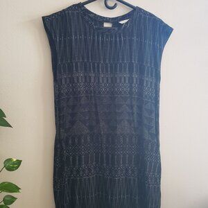 H&M Black Patterned Shift Dress Size 6/Medium